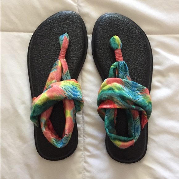 sanuk tie dye
